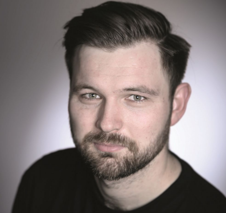 Aus dem Ensemble Bariton James Newby gibt zwei Liederabende in