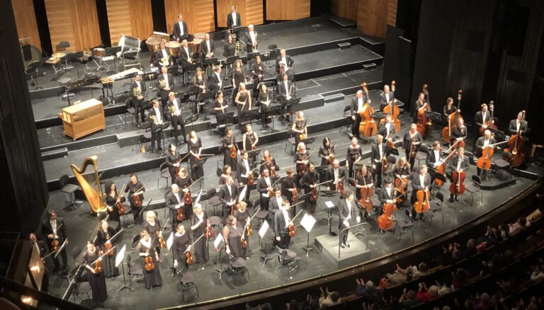 Drittes Sinfoniekonzert: Zartheit, Fröhlichkeit und Emotionen