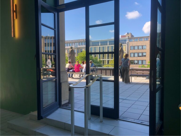 Premiere für das „Offene Foyer“: Bitte weiter so!