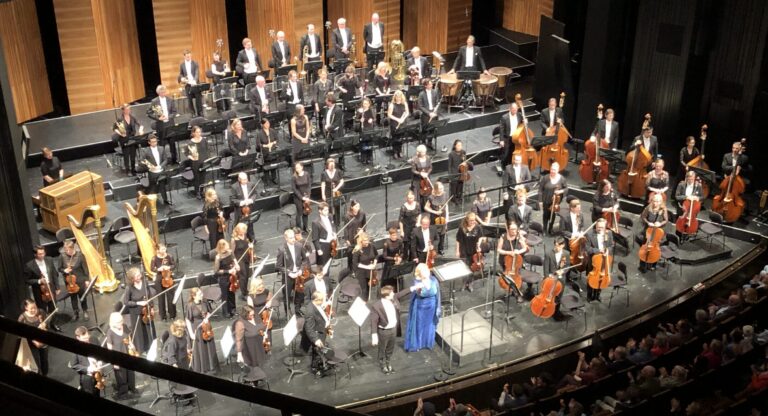 7. Sinfoniekonzert: Innerlichkeit, Abschiedsgefühle und frischer Wind