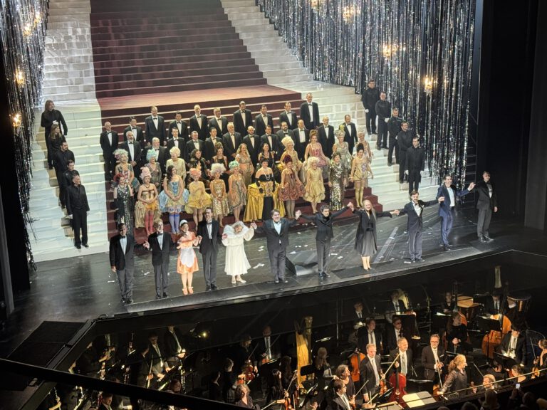 „Pique Dame“: Liebe und Besessenheit auf der Treppe des Lebens